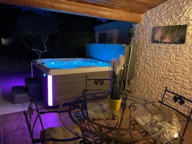 Mas Beau Soleil & Spa Cottages De Charme Avec Jacuzzi&Jardin Prives Saint-Rémy-de-Provence Exteriör bild