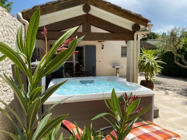 Mas Beau Soleil & Spa Cottages De Charme Avec Jacuzzi&Jardin Prives Saint-Rémy-de-Provence Exteriör bild